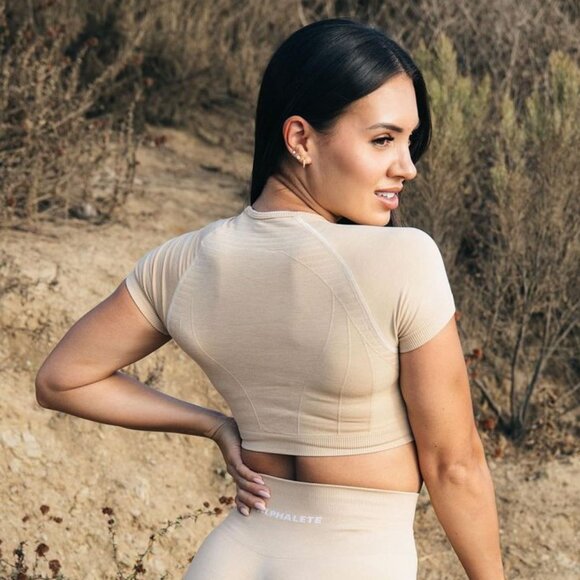 Alphalete AMPLIFY SS CROP size: S color : Hazelnut - Picture 2 of 6